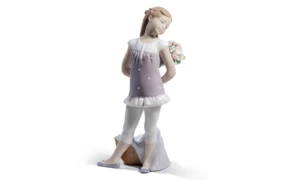 Фигурка Lladro Твои любимые цветы 10х23 см, фарфор