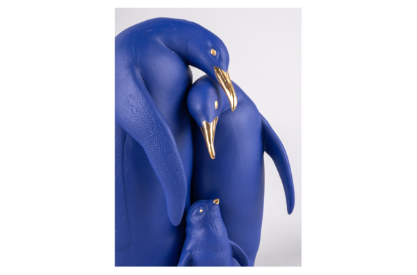 Фигурка Lladro Семья пингвинов 16х25 см, фарфор