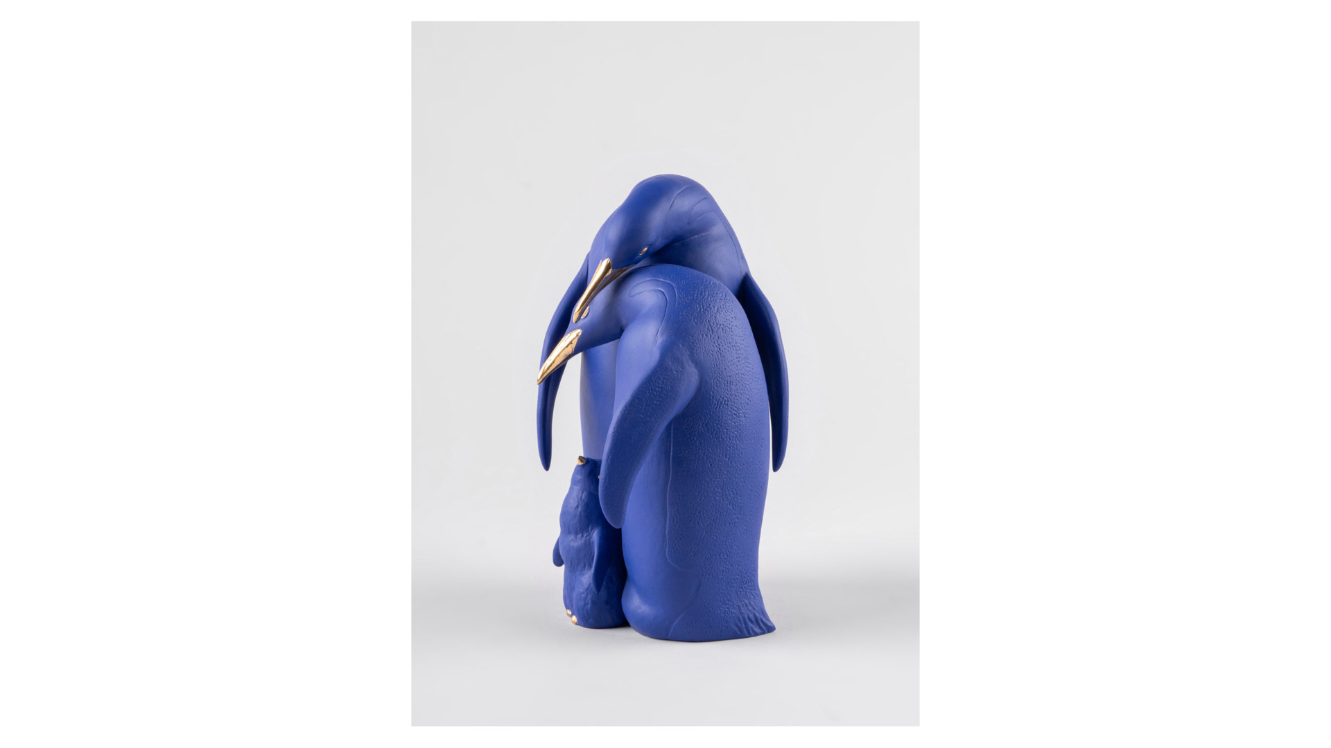 Фигурка Lladro Семья пингвинов 16х25 см, фарфор