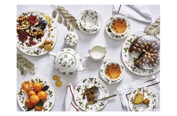 Сервиз столовый Wedgwood Земляника на 6 персон 27 предметов, фарфор