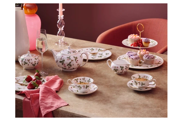 Сервиз столовый Wedgwood Земляника на 6 персон 27 предметов, фарфор