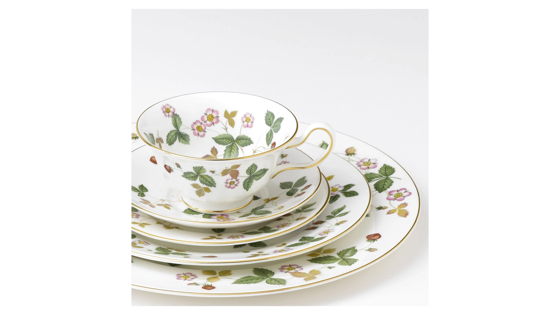 Сервиз столовый Wedgwood Земляника на 6 персон 27 предметов, фарфор