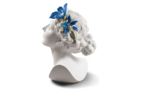 Фигурка Lladro Дэйси с цветами 17х29 см, фарфор