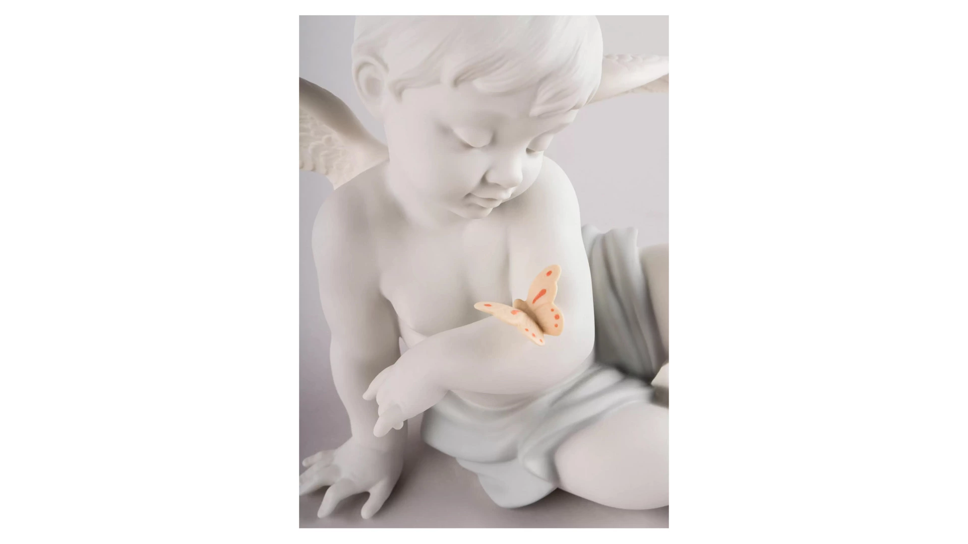 Фигурка Lladro Ангел и бабочка 20х26 см, фарфор