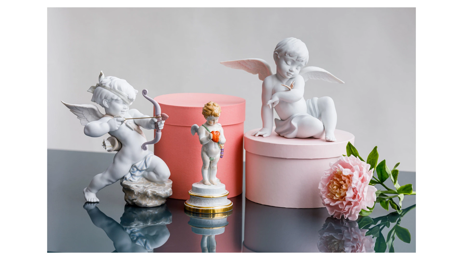 Фигурка Lladro Ангел и бабочка 20х26 см, фарфор