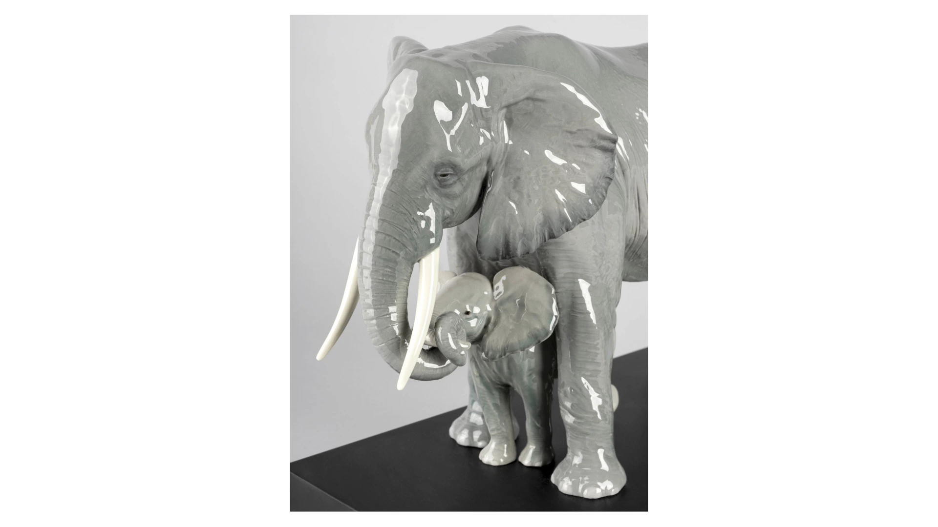 Фигурка Lladro Показывая путь 36х29 см, фарфор