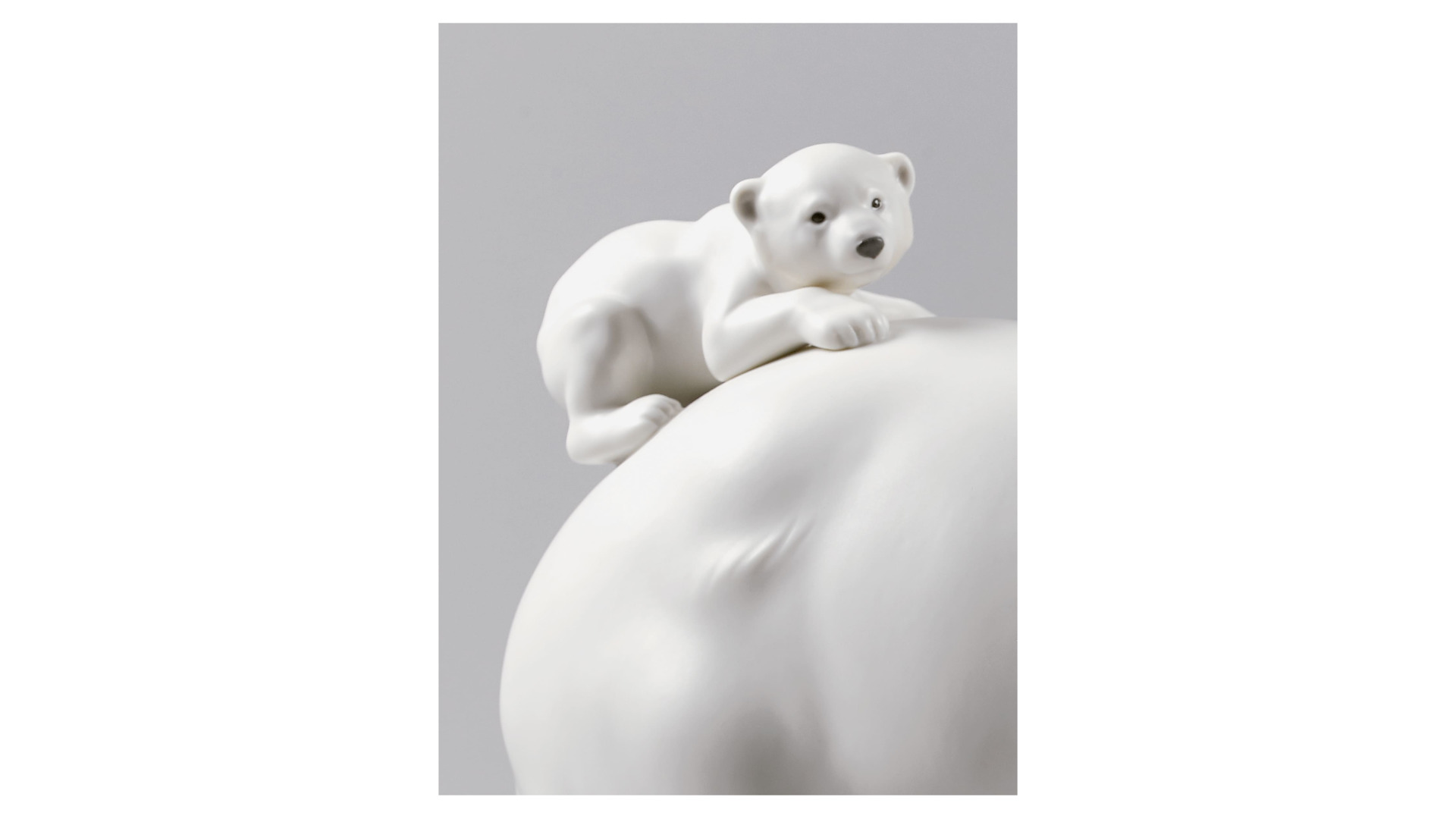Фигурка Lladro Медведица с медвежатами 39х25 см, фарфор
