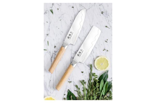 Нож поварской Сантоку KAI Магороку Композит 16,5 см, два сорта стали, ручка светлое дерево