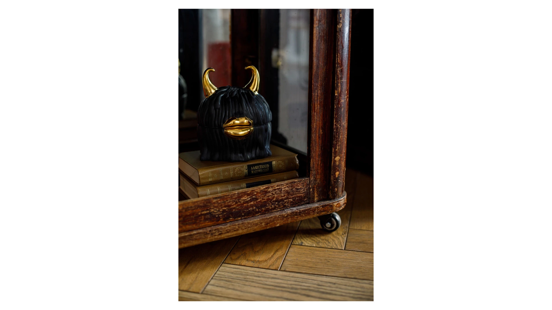 Набор тарелок в подставке с крышкой L’Objet Хаас 11 см, 5 предметов, черный, фарфор, п/к