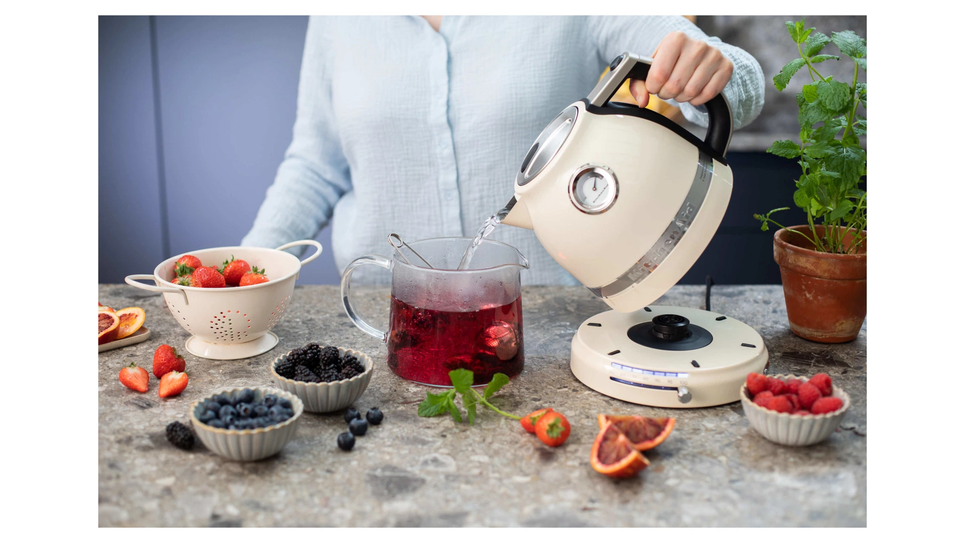 Чайник электрический KitchenAid Artisan 1,5 л, кремовый, 5KEK1522EAC