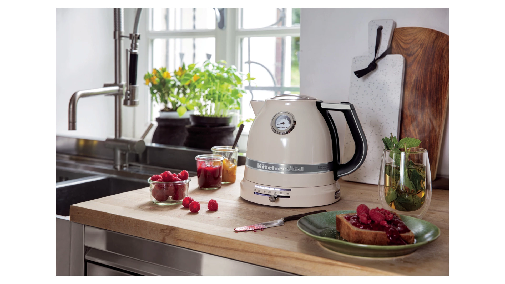 Чайник электрический KitchenAid Artisan 1,5 л, кремовый, 5KEK1522EAC