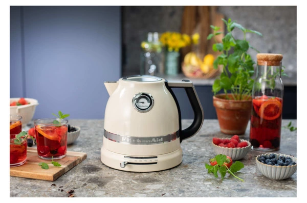 Чайник электрический KitchenAid Artisan 1,5 л, кремовый, 5KEK1522EAC