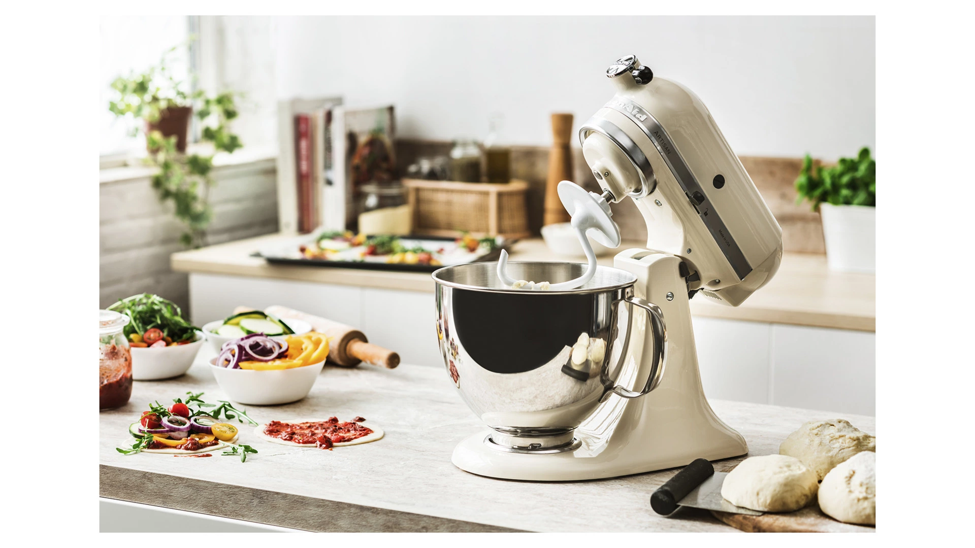 Миксер планетарный KitchenAid Artisan 4,8 л, кремовый, 5KSM175PSEAC, 4 насадки, доп.чаша