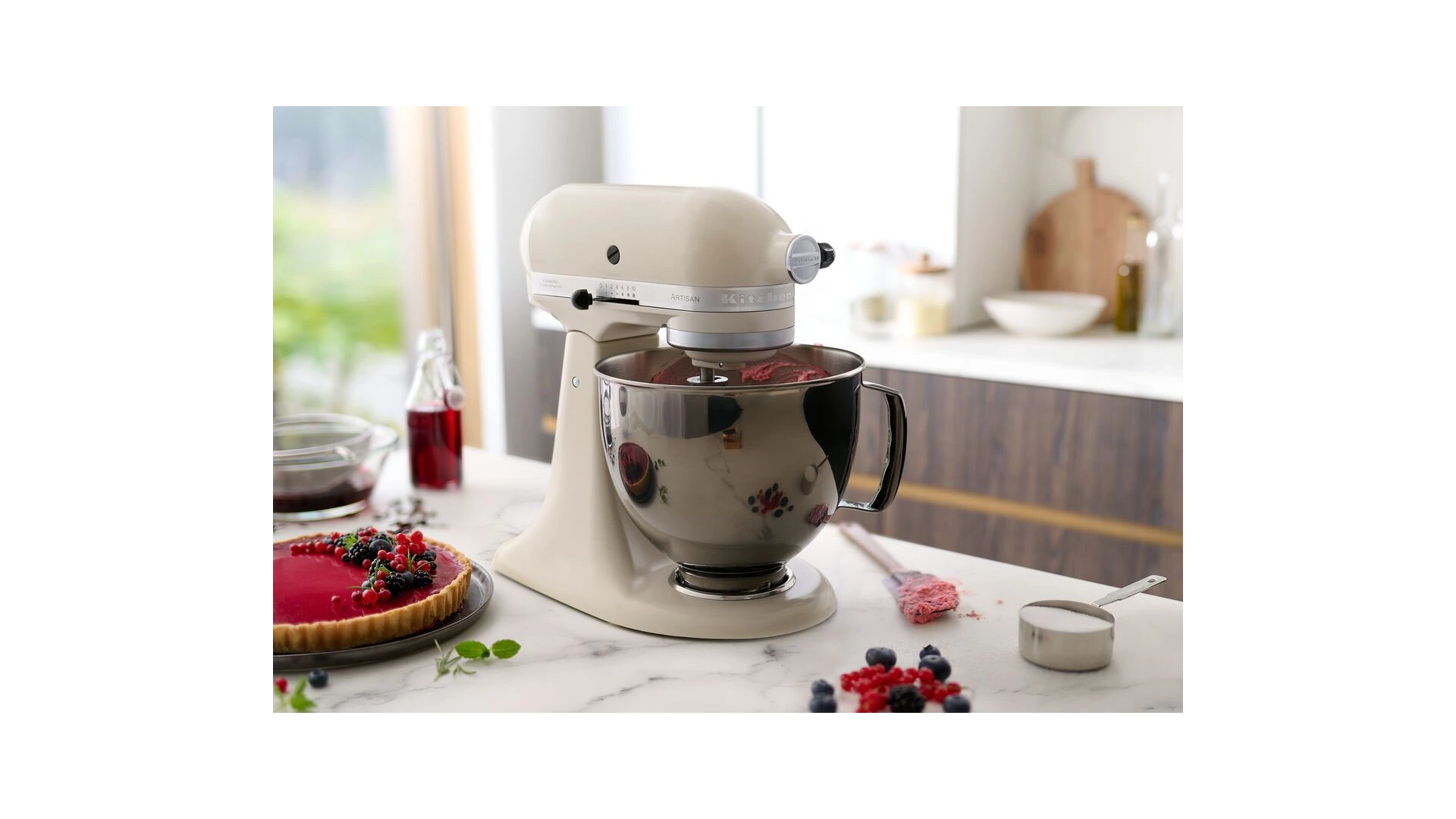 Миксер планетарный KitchenAid Artisan 4,8 л, 4 насадки, экран, 2 чаши, 5KSM175PSEAC, кремовый