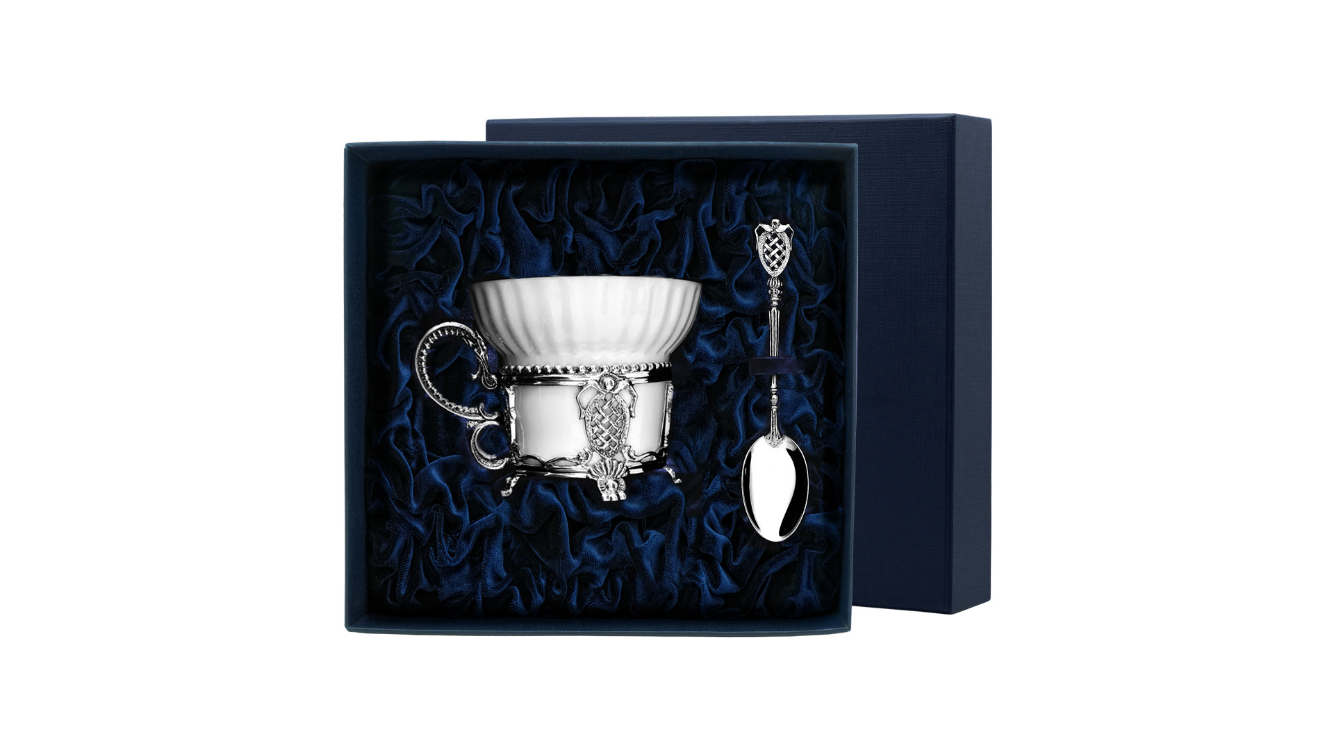 Чашка чайная с ложкой в футляре АргентА Меценат 97,05 г, серебро 925