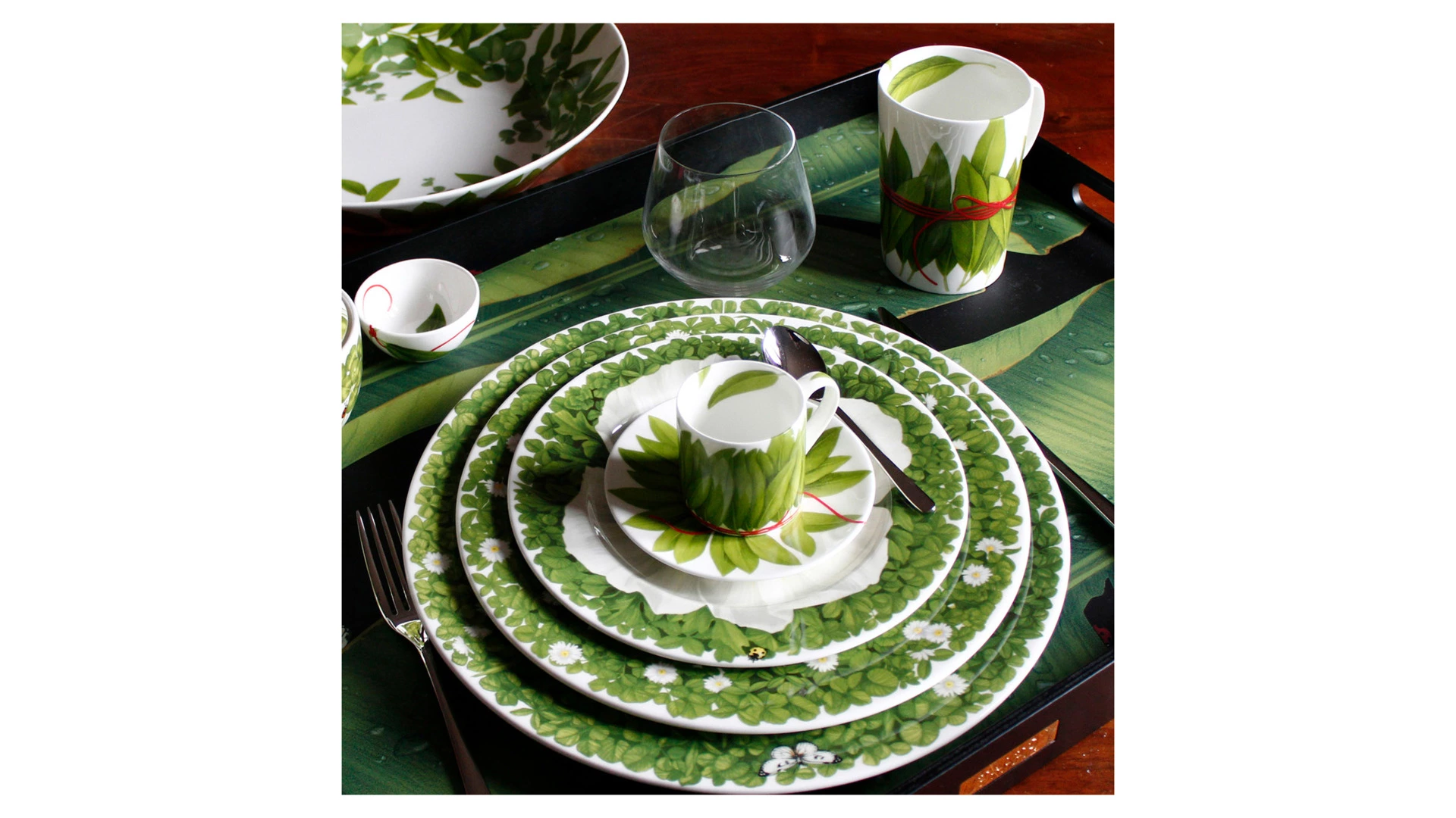 Чашка кофейная с блюдцем Taitu Лист с красной нитью 100 мл, фарфор костяной