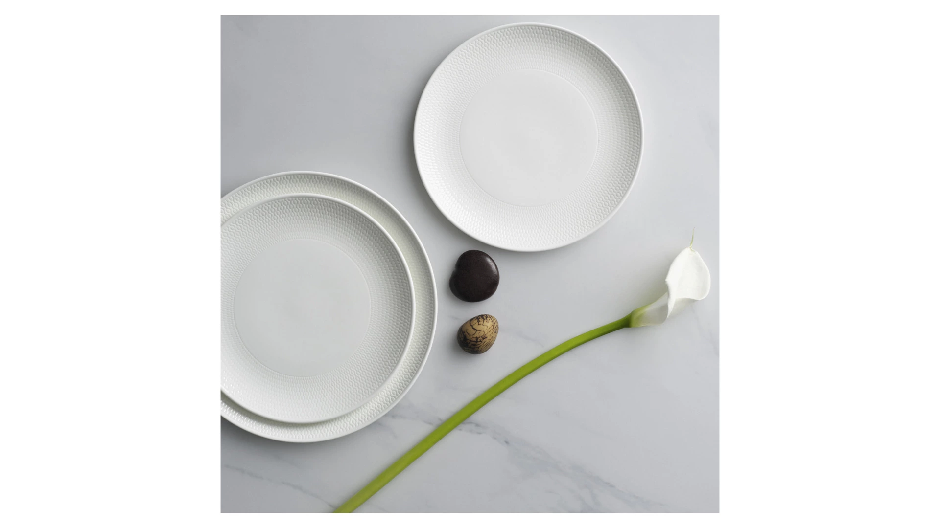 Блюдо овальное Wedgwood Джио 36х25 см, фарфор костяной