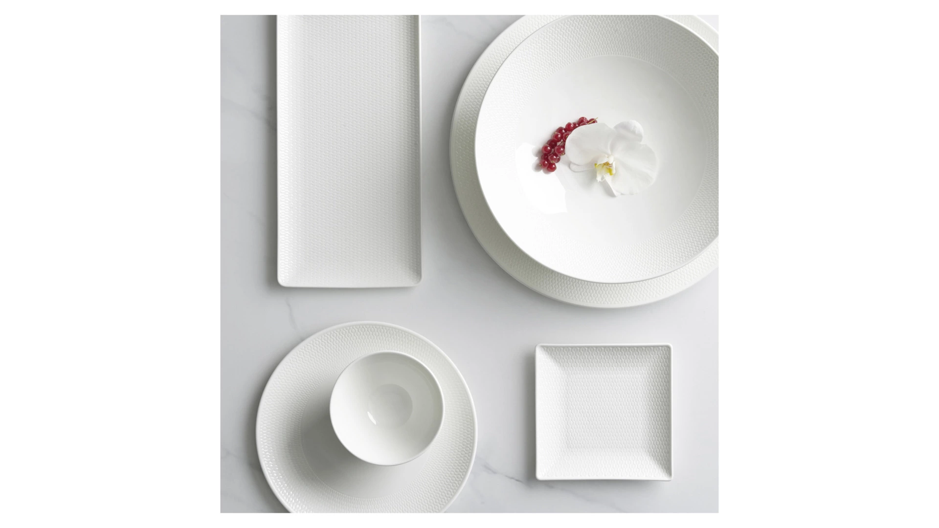 Блюдо овальное Wedgwood Джио 36х25 см, фарфор костяной