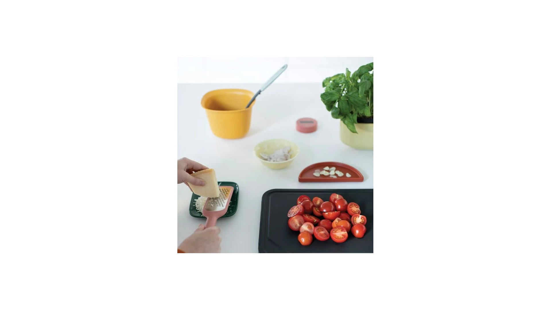 Миска Brabantia 1,5 л, пластик, желтая