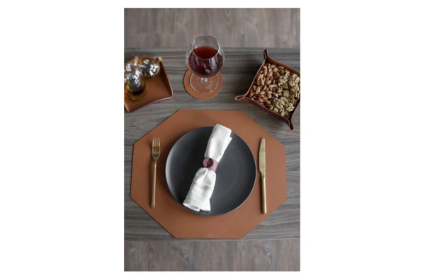 Плейсмат октагон ADJ 44,5х38 см, кожа натуральная, коньяк/бордо