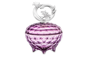 Конфетница с крышкой Cristal de Paris Каскад 15 см, h15 см, лиловая, ручка сатиновый цветок