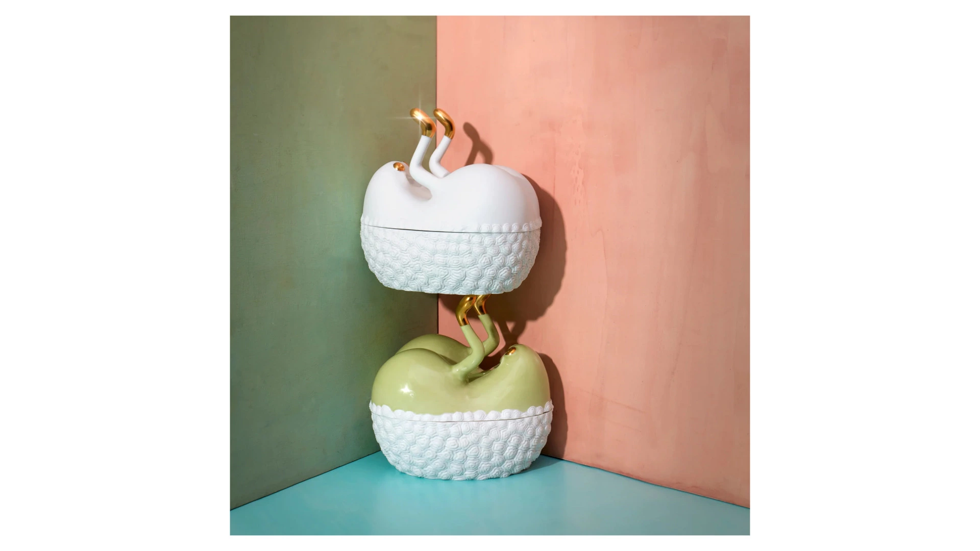 Чаша для закусок с крышкой L’Objet Хаас 17х13х16 см, белая, фарфор, позолота