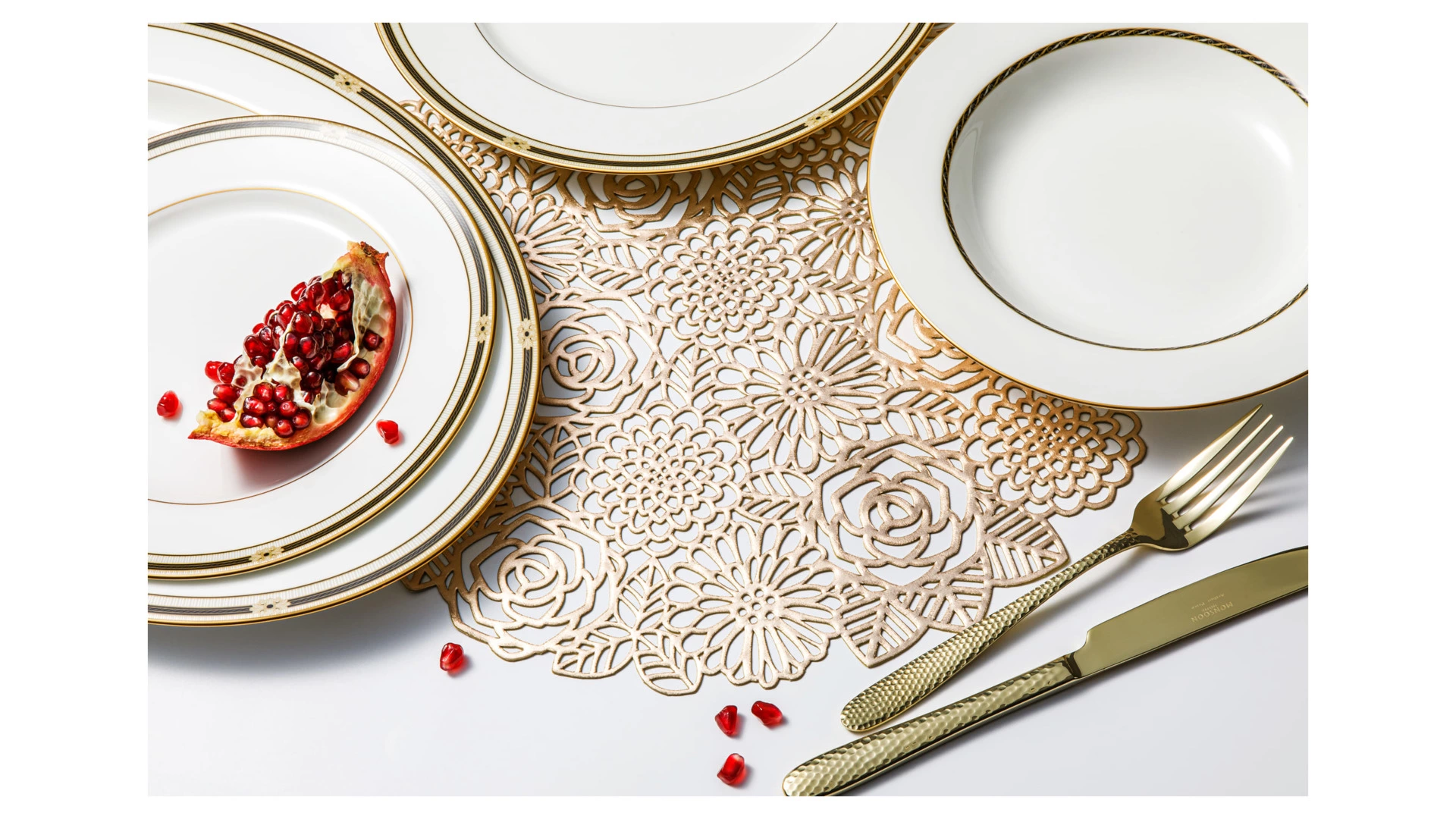 Салфетка подстановочная круглая Decor de table Home Rose 38 см, ПВХ, золотистая