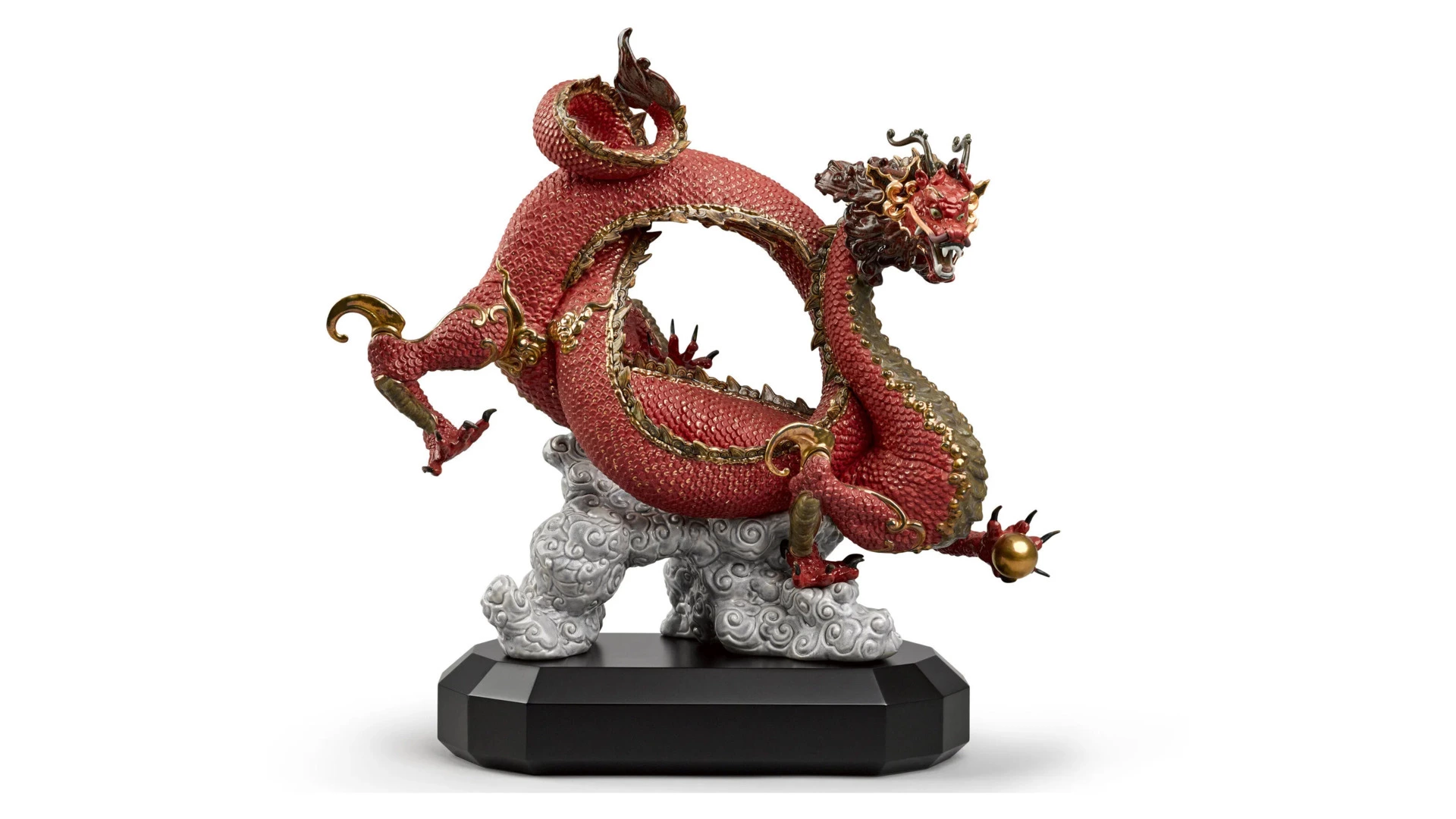 Фигурка Lladro Покровительствующий дракон 58 x 50 см, фарфор