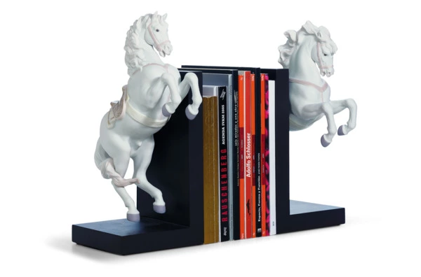 Фигурка Lladro Курбет 22х33 см, фарфор, белый