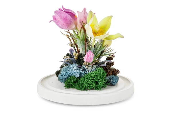 Лютики-первоцветы из холодного фарфора в куполе Н15, белая подставка МДФ