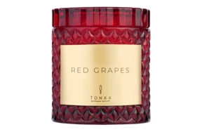 Свеча ароматическая Tonka Red Grapes 220 мл, стекло, стакан красный, тубус