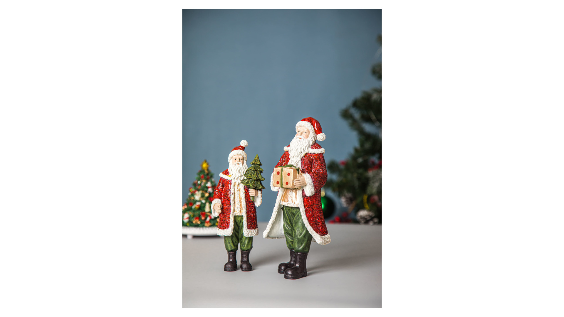 Фигурка новогодняя Lamart Noel Санта с подарками 25,5 см, полирезин