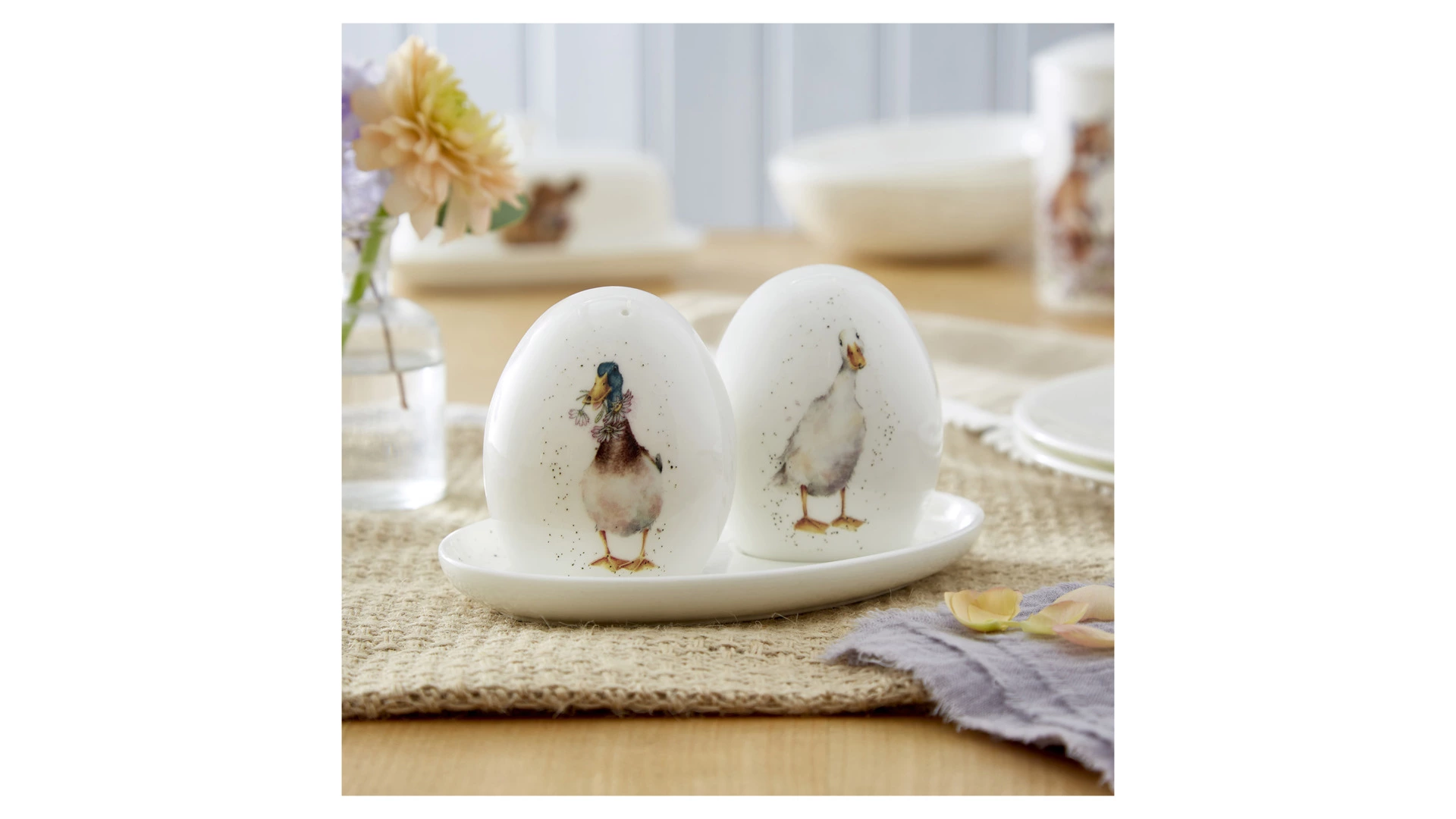 Набор из солонки и перечницы на подставке Royal Worcester Забавная фауна Утки 8 см, фарфор костяной