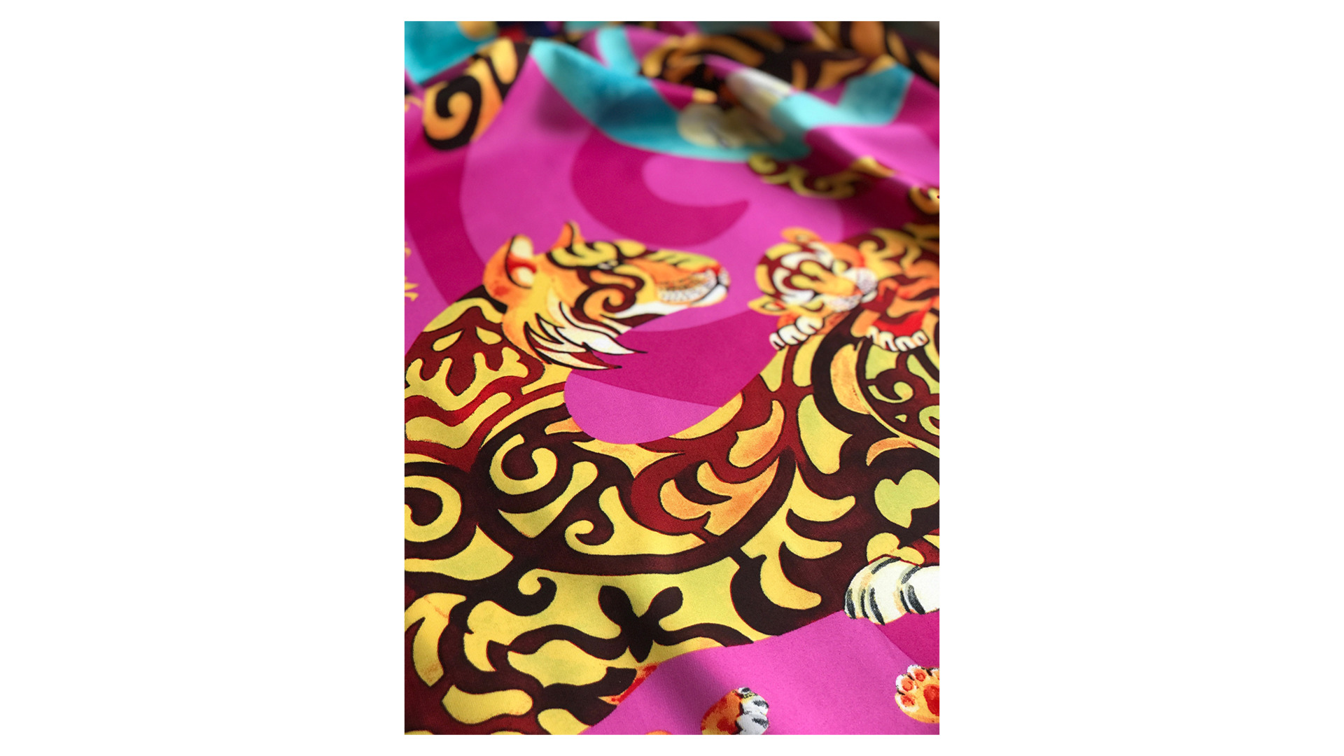 Платок сувенирный Русские в моде Амурские тигры 90х90 см, шелк, вискоза, машинная подшивка-sale