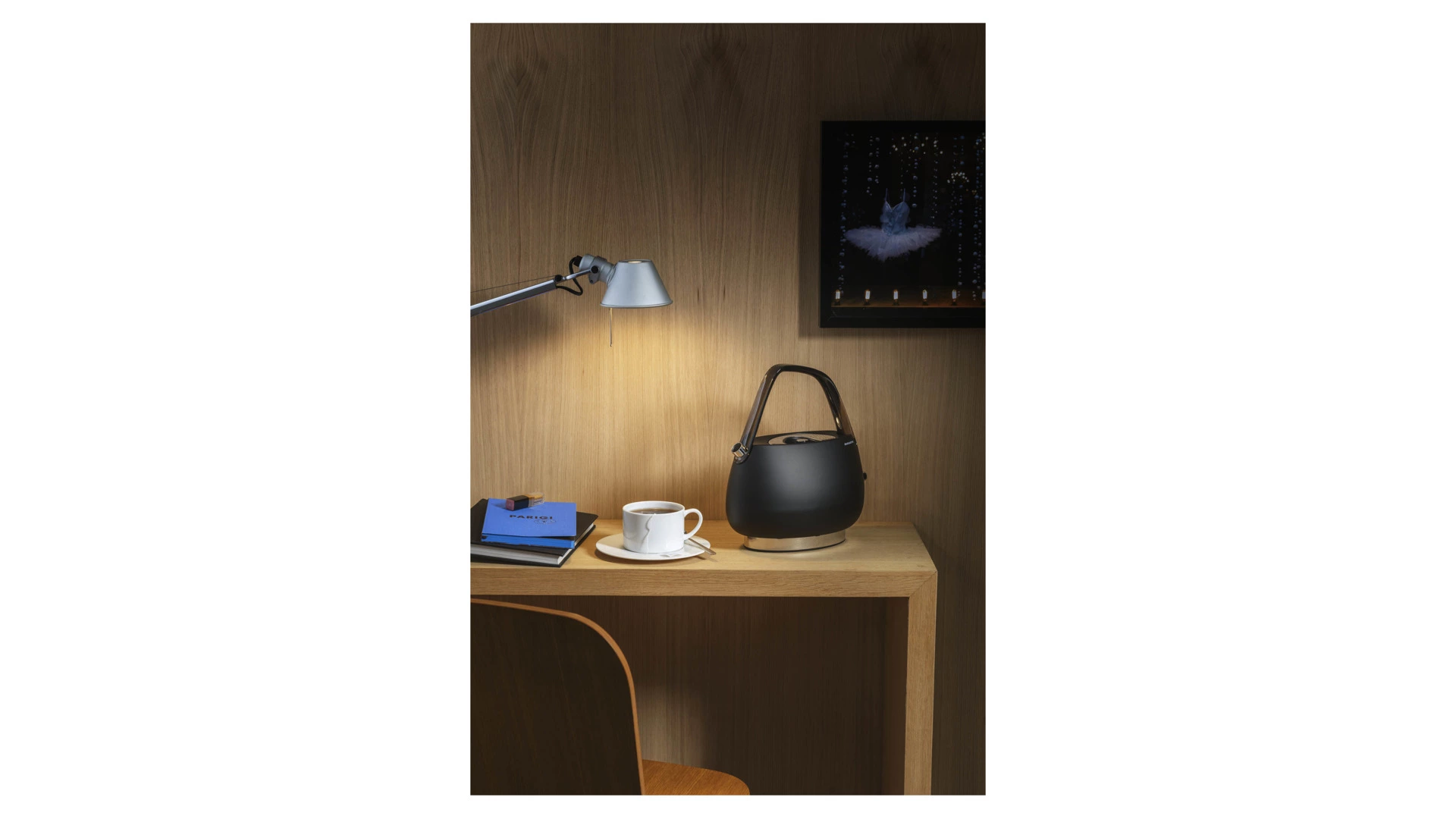 Чайник электрический Bugatti Jackie 1,2 л, сталь нержавеющая, черный матовый, п/к