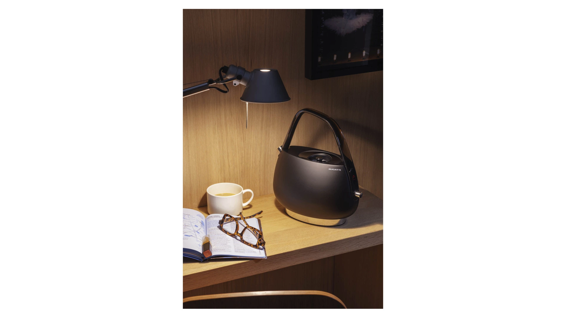 Чайник электрический Bugatti Jackie 1,2 л, сталь нержавеющая, черный матовый, п/к