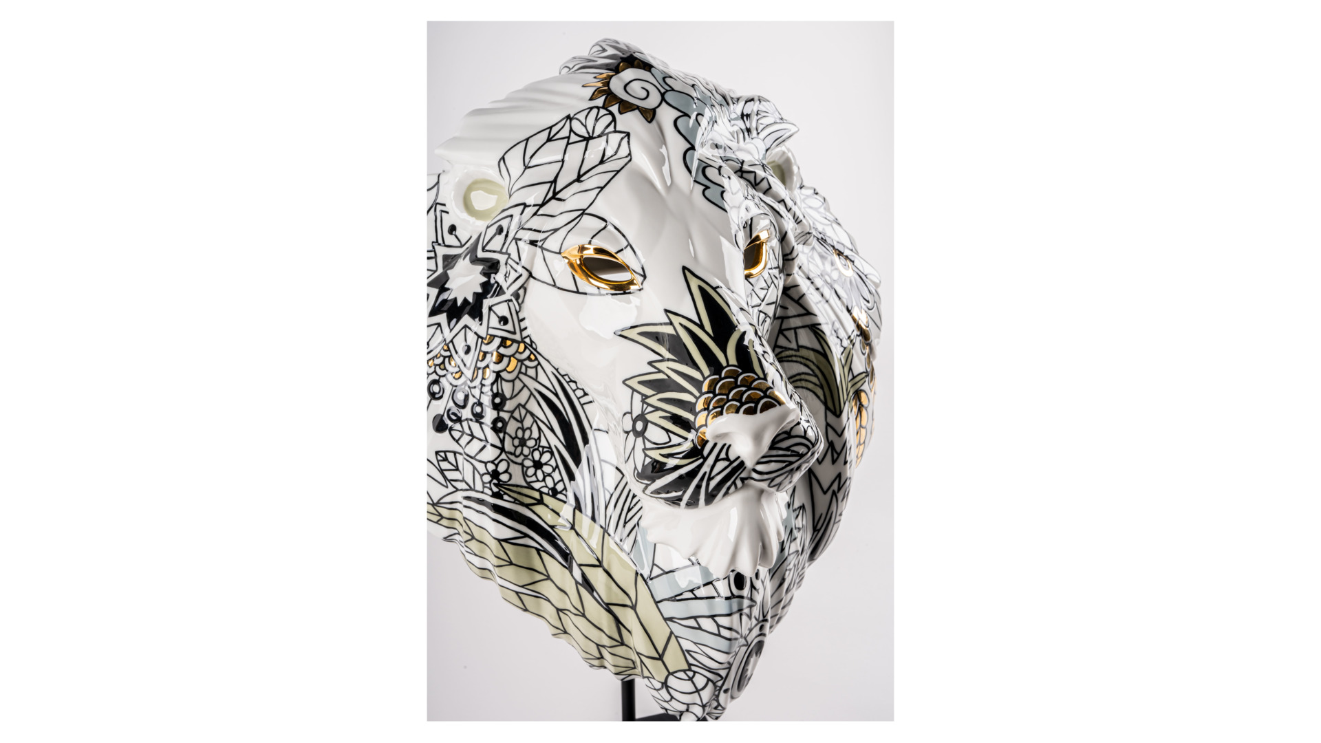 Фигурка Lladro Маска льва на подставке 38х30х60 см, фарфор
