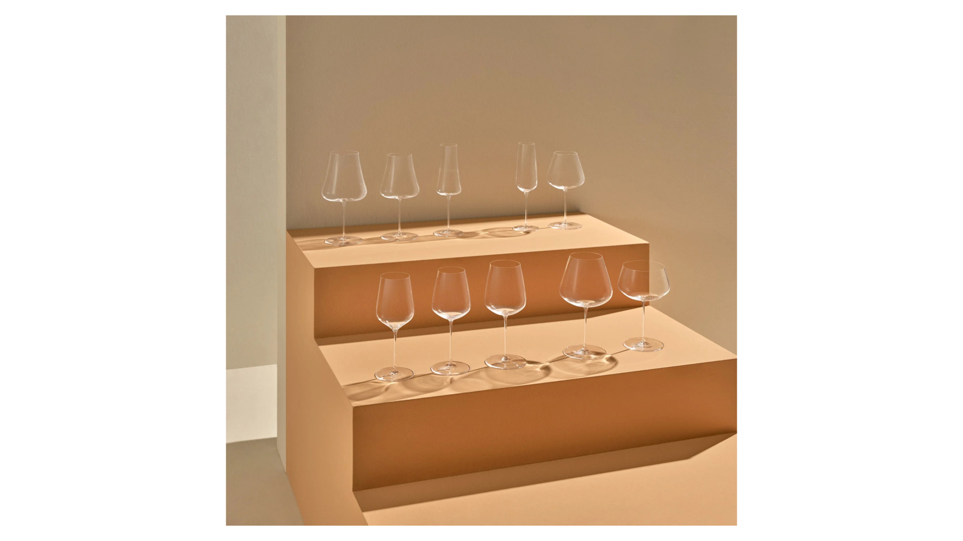Бокал для белого вина Nude Glass Невидимая ножка Вертиго 450 мл, стекло хрустальное