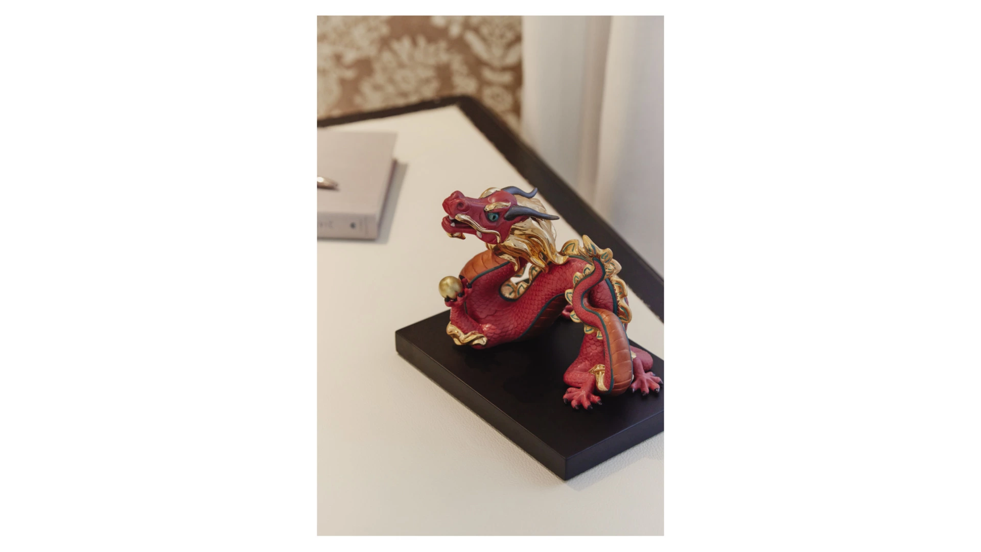 Фигурка Lladro Дракон 14х18х15 см, фарфор, красный, лим выпуск