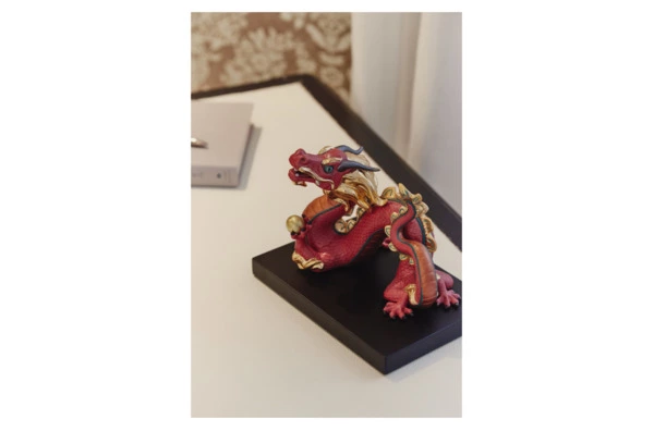 Фигурка Lladro Дракон 14х18х15 см, фарфор, красный, лим выпуск