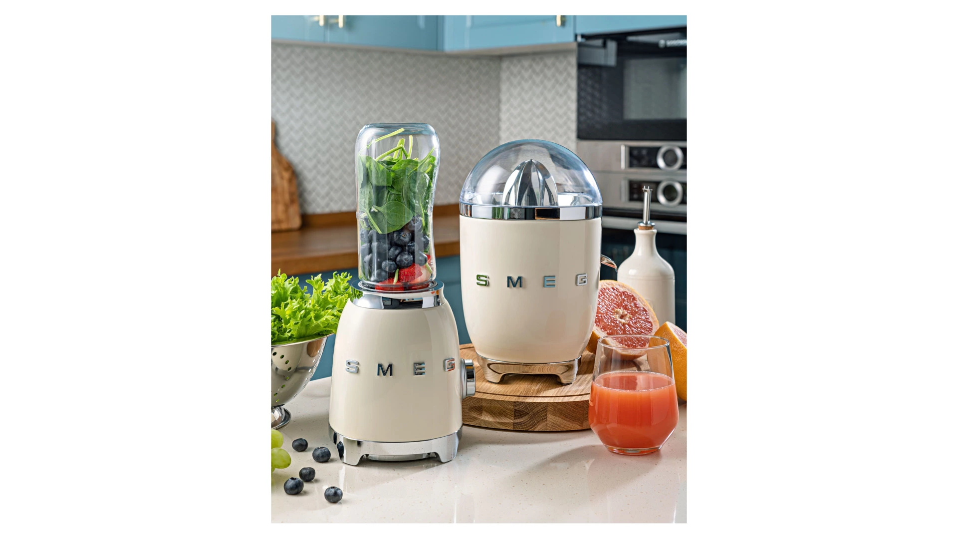 Соковыжималка для цитрусовых SMEG CJF11CREU, корпус пластик, кремовый