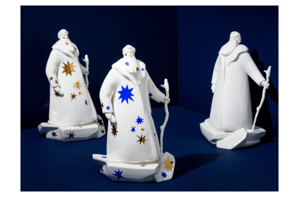 Скульптура Shirokov Дед Мороз 33x18 см, фарфор костяной, белая с золотыми и синими звездами, п/к