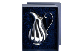 Кувшин с гладкой ручкой в футляре АргентА Classic Торче 462,9 г, серебро 925