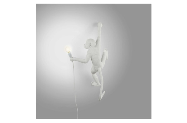 Настенный светильник Seletti Обезьяна висит на правой руке 36х24 h65, смола, белый