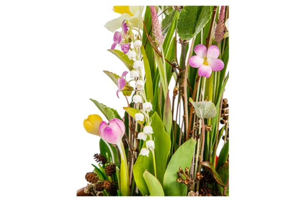 Композиция из холодного фарфора из ирисов, нарциссов, ландыша, крокуса, лесной фиалки в куполе