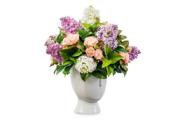 Композиция из холодного фарфора в белой керамической вазе из сирени и чайных роз