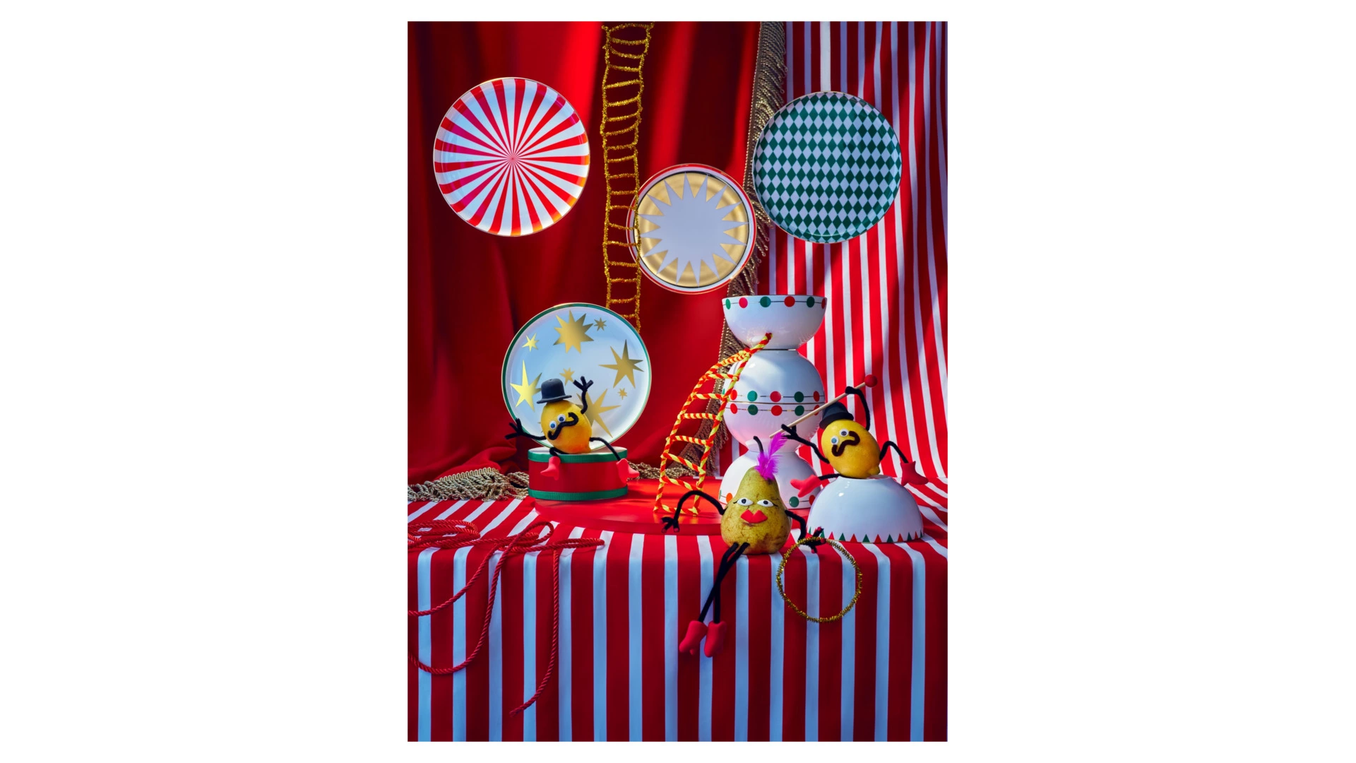 Тарелка закусочная Shirokov Цирк Звёзды 23 см, костяной фарфор