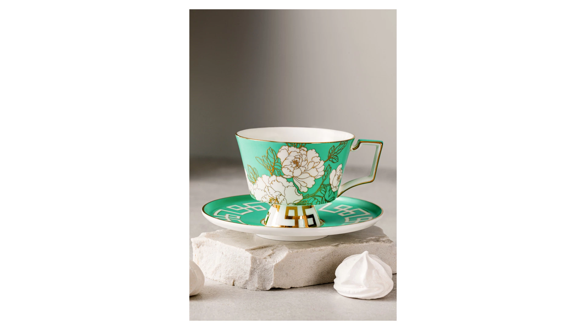 Чашка чайная с блюдцем Decor de table Винтаж Магнолия 240 мл, фарфор костяной, мятная, п/к