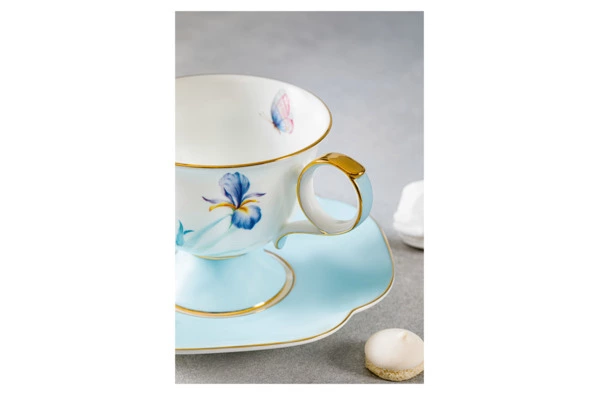 Чашка чайная с блюдцем Decor de table Винтаж Ирисы 250 мл, фарфор костяной, голубая, п/к