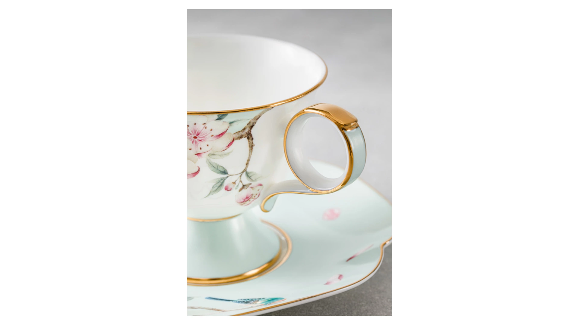 Чашка чайная с блюдцем Decor de table Винтаж Сакура 250 мл, фарфор костяной, голубая, п/к